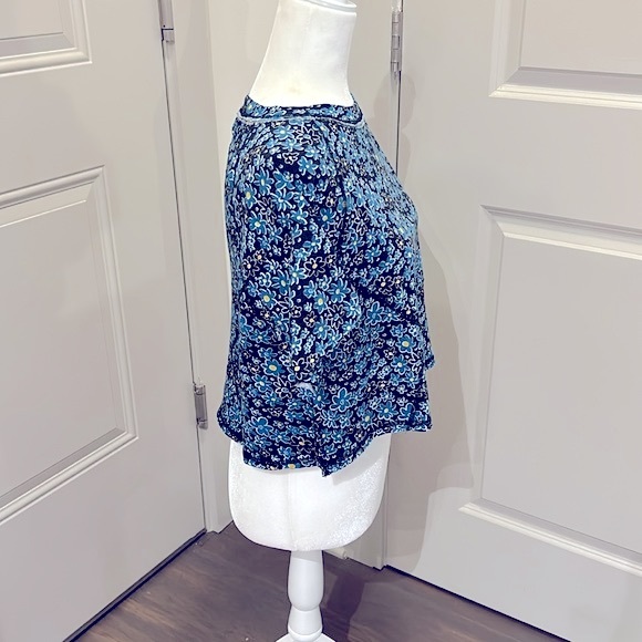 Free People “We The Free” Oversized Blue Flowered Cropped Top - Picture 6 of 14